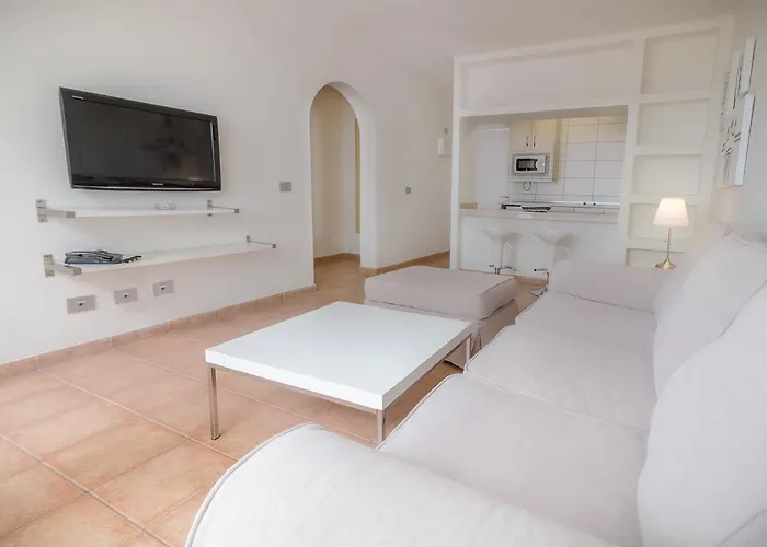 Livvo Gaviotas * 卡门港